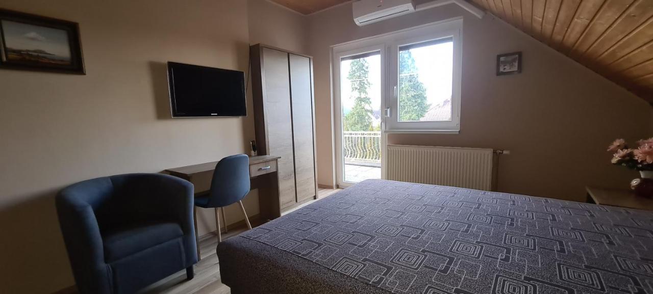 Hajas Familia Kiado Szobak Balatonmariafurdo Bagian luar foto