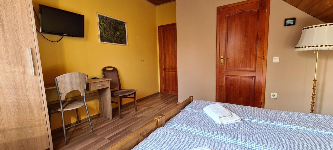 Hajas Familia Kiado Szobak Balatonmariafurdo Bagian luar foto
