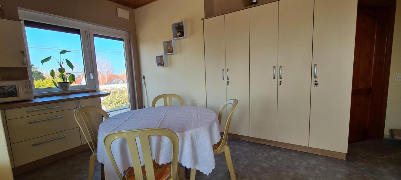 Hajas Familia Kiado Szobak Balatonmariafurdo Bagian luar foto