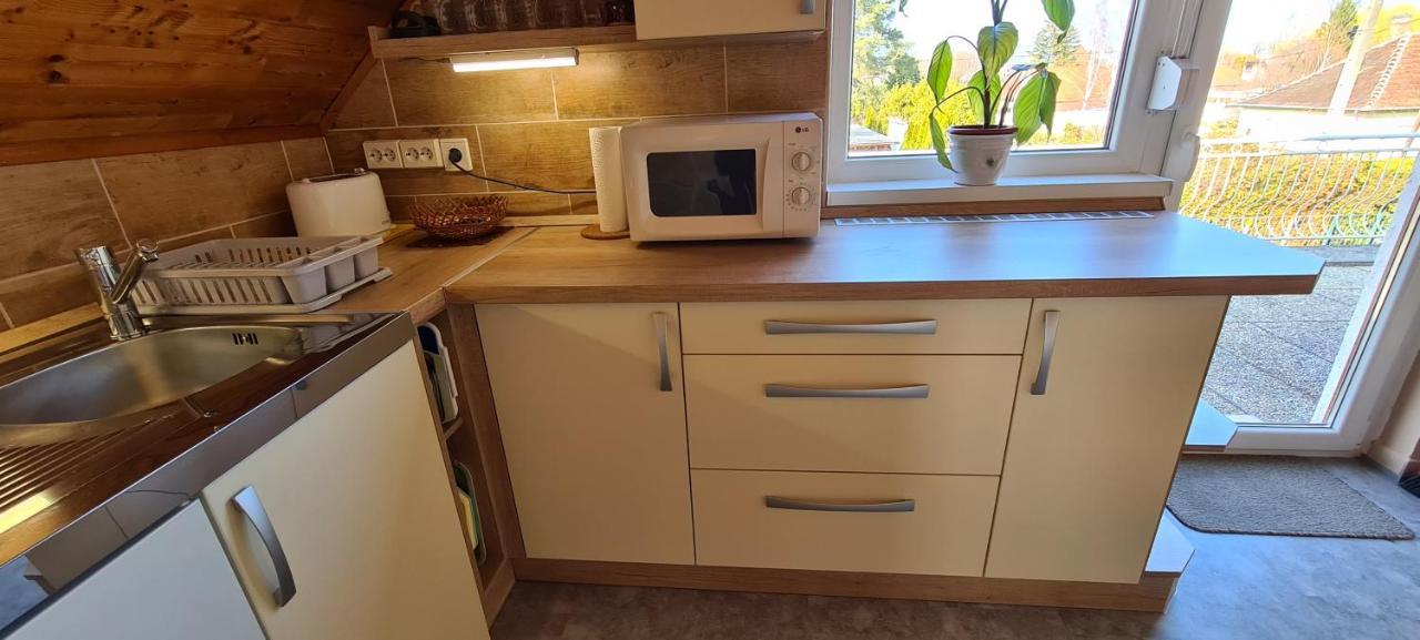Hajas Familia Kiado Szobak Balatonmariafurdo Bagian luar foto