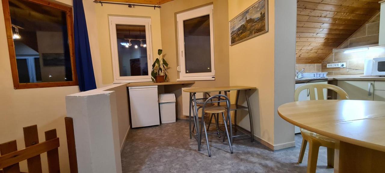 Hajas Familia Kiado Szobak Balatonmariafurdo Bagian luar foto