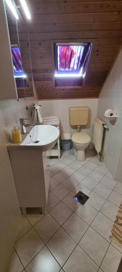 Hajas Familia Kiado Szobak Balatonmariafurdo Bagian luar foto
