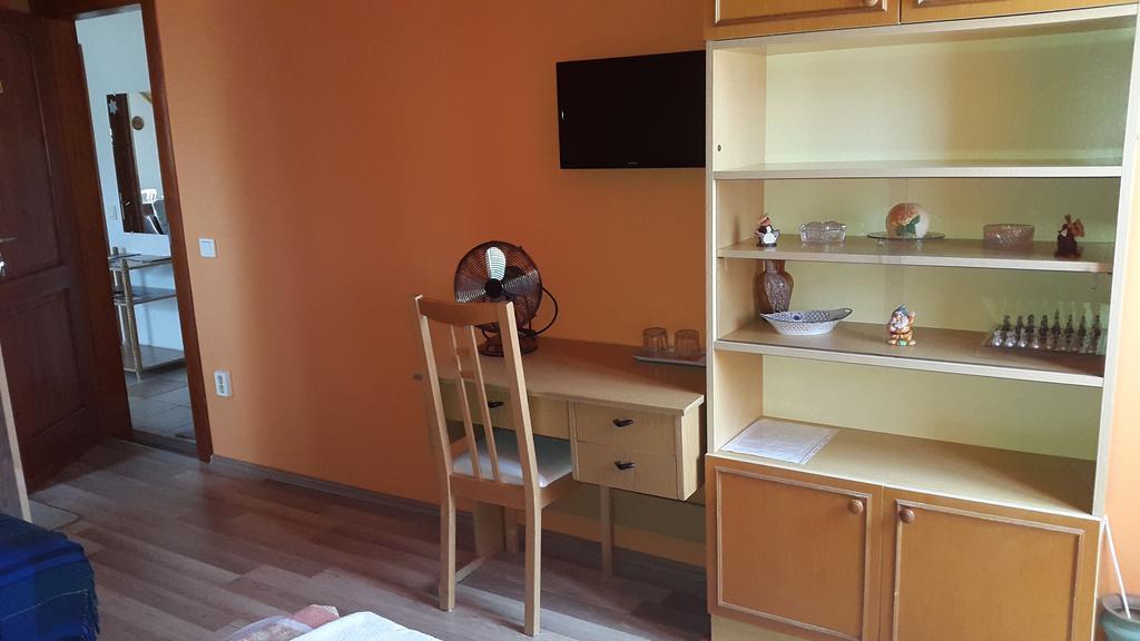 Hajas Familia Kiado Szobak Balatonmariafurdo Bagian luar foto